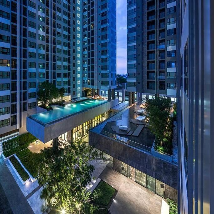 The Base Central Pattaya Apartment Exterior photo