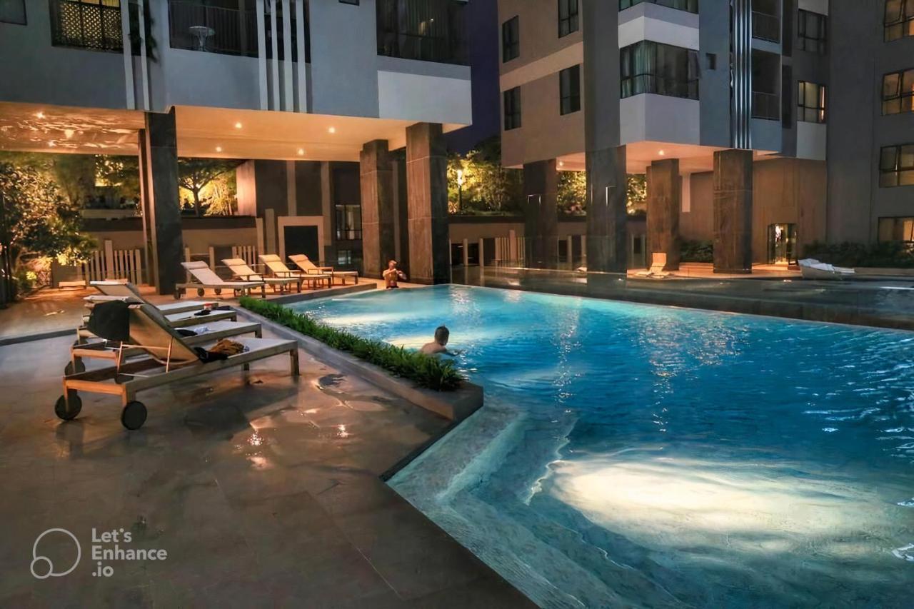 The Base Central Pattaya Apartment Exterior photo